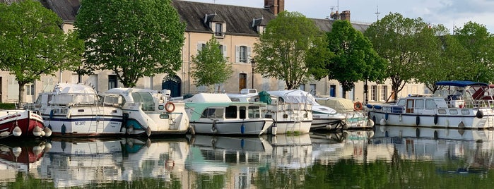 Briare is one of EU - Strolling France.