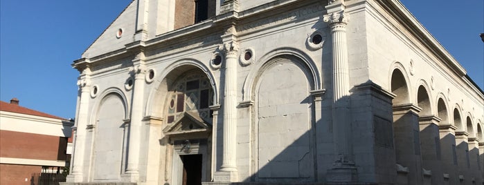 Tempio Malatestiano is one of Rimini İtalya.