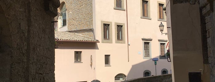 Orvieto is one of Tempat yang Disukai Emre.