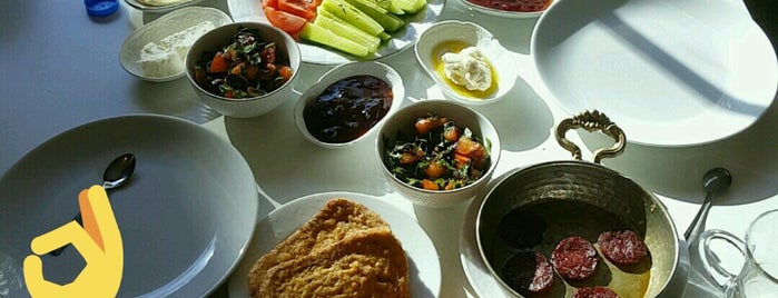 Doğacıyız Gourmet is one of สถานที่ที่ Abdullah ถูกใจ.
