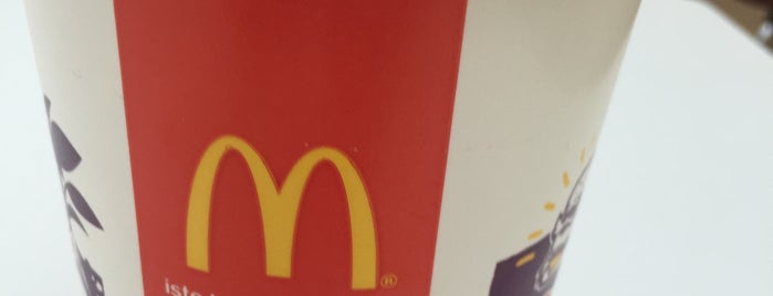 McDonald's is one of Özlem : понравившиеся места.