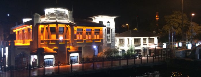 Kadıköy - Beşiktaş Vapuru is one of Posti che sono piaciuti a Mahir.