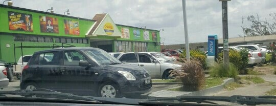 Channell's Supermarket is one of Lugares guardados de Rafael.