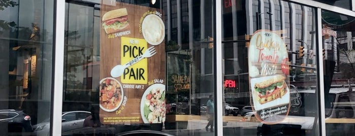 Potbelly Sandwich Shop is one of Tempat yang Disukai Matt.