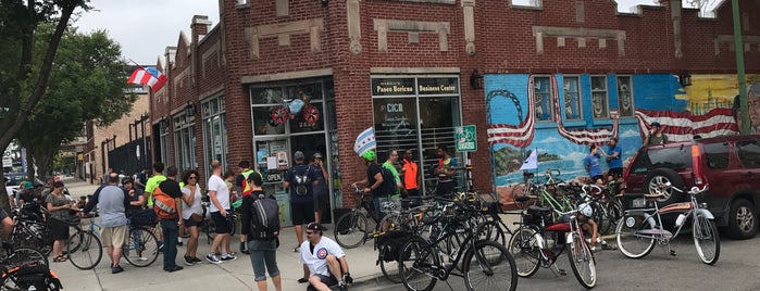 West Town Bikes is one of ⁋ℓ⎃㎱ + ♇ℓ₳ʮ.