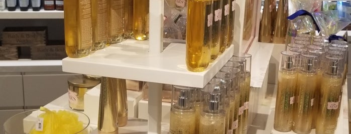 Bath & Body Works is one of my favorite places.