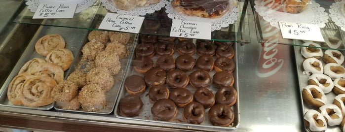 Burke's Bakery is one of Kentucky Donut Trail.