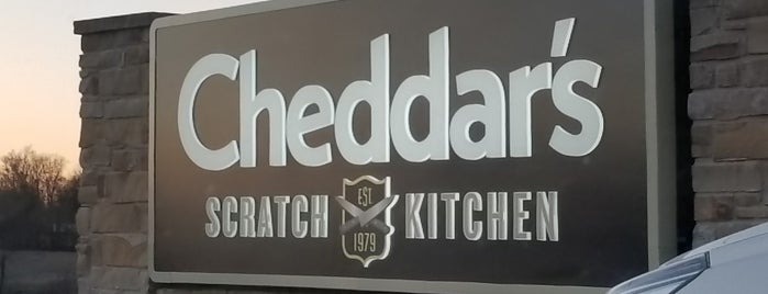 Cheddar's Scratch Kitchen is one of Lugares favoritos de Danny.