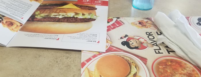 Frisch's Big Boy is one of สถานที่ที่ 🖤💀🖤 LiivingD3adGirl ถูกใจ.