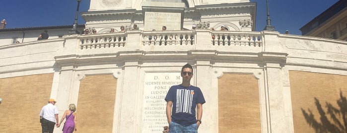 Scalinata di Trinità dei Monti is one of สถานที่ที่ Uğur ถูกใจ.