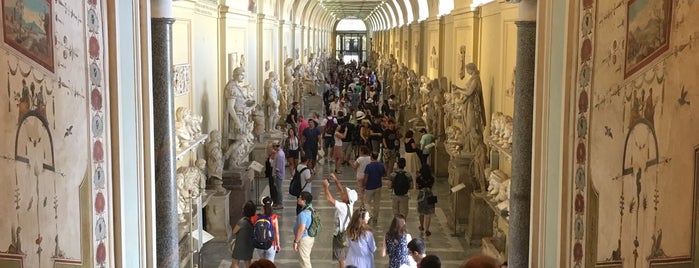 Musei Vaticani is one of Posti che sono piaciuti a Uğur.