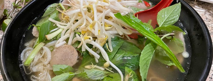Phở Xyclo is one of The 15 Best Places for Vegetarian Food in Niagara Falls.