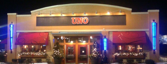 Uno Pizzeria & Grill - Sturbridge is one of Tempat yang Disukai Benjamin.
