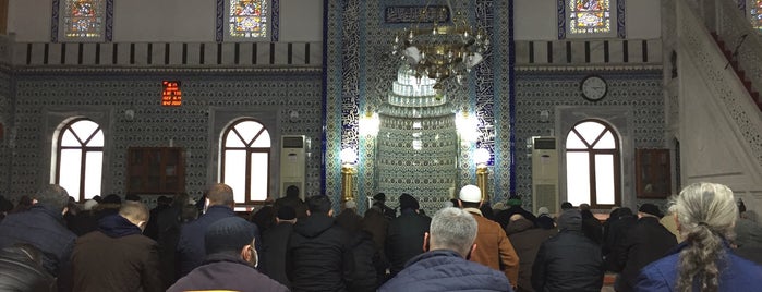 Ihlamurkuyu Merkez Camii is one of Emre'nin Beğendiği Mekanlar.