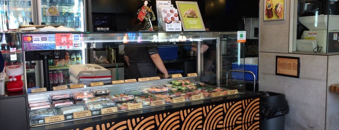 Sushi Hub is one of The 13 Best Places for Spicy Tuna in Sydney.