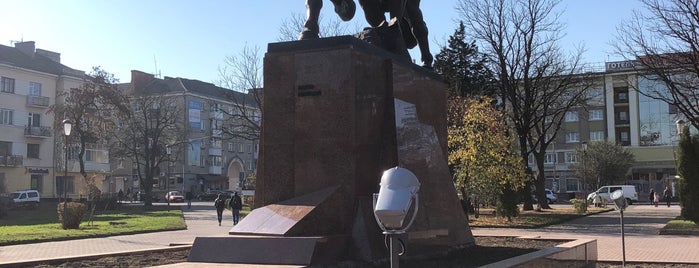 Пам'ятник Данилу Галицькому is one of Ternopil.