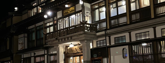 能登屋旅館 is one of 滞在したいところ.