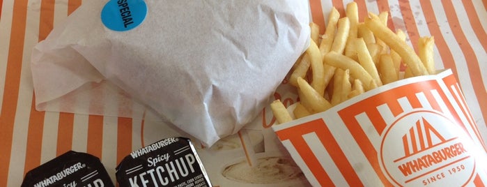 Whataburger is one of Orte, die Ashley gefallen.