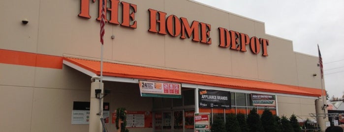 The Home Depot is one of Kannさんのお気に入りスポット.