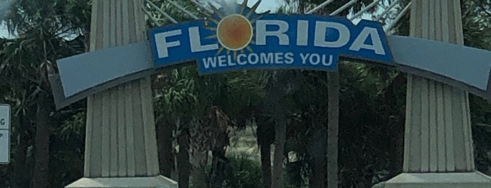 Welcome To Florida is one of Tempat yang Disukai Amelia.