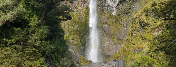 Punchbowl Falls is one of Gespeicherte Orte von Vinícius.