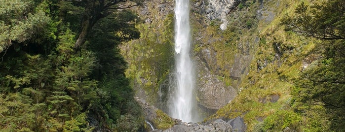 Punchbowl Falls is one of สถานที่ที่บันทึกไว้ของ Vinícius.