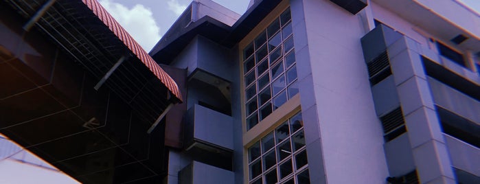 มหาวิทยาลัยสวนดุสิต is one of โรงเรียนดังในเมืองไทย.