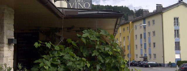 Casa del Vino is one of mikeさんのお気に入りスポット.