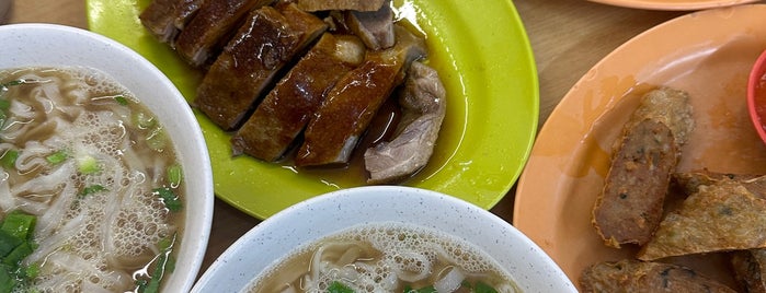 Restoran Hi Wan 海皇果条仔 is one of Johor Eats.