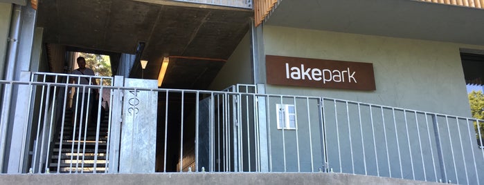 lakepark residence is one of Posti che sono piaciuti a Veronika.