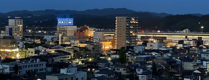 釣山公園 is one of 史跡等.