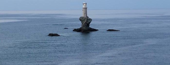 Tourlitis Lighthouse is one of Καθ' οδόν.