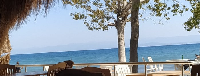 Esinti Beach Cafe is one of Best places in Balıkesir Akçay.