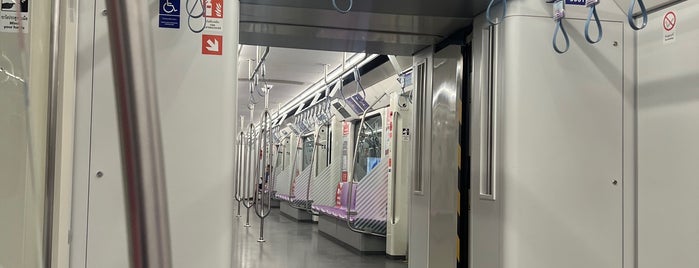 MRT Talad Bang Yai (PP02) is one of MRT รถไฟฟ้าสายสีม่วง.