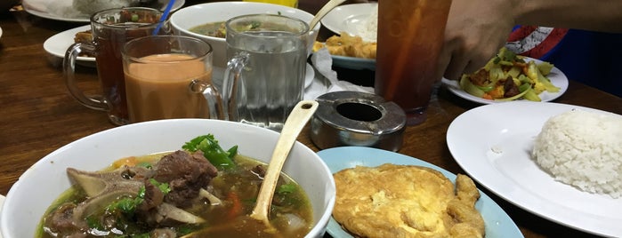 Restoran Gegar Pantai Dalam is one of Makan @ KL #19.