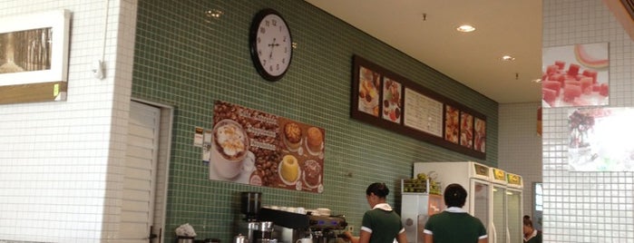 Café Mosteiro is one of Tempat yang Disukai Suchi.