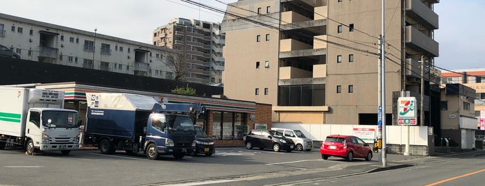 セブンイレブン 福岡平和5丁目店 is one of セブンイレブン 福岡.