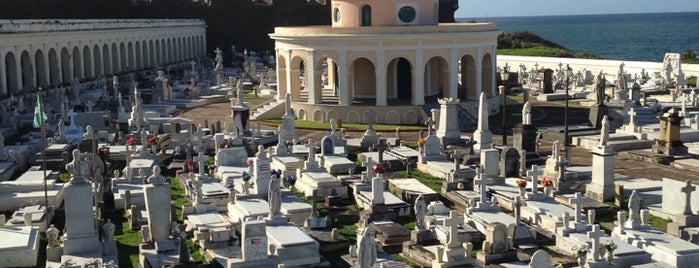 Cementerio Santa Maria Magdalena De Pazzis is one of Lugares favoritos de Lindsaye.