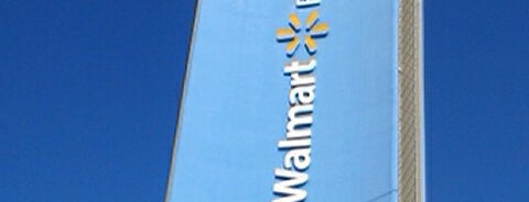 Walmart is one of Marceloさんのお気に入りスポット.