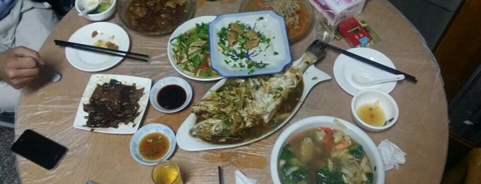 Sanbei - Home food is one of สถานที่ที่ E. Levent ถูกใจ.