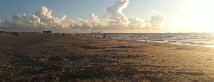 Port Aransas Beach is one of Heatherさんのお気に入りスポット.