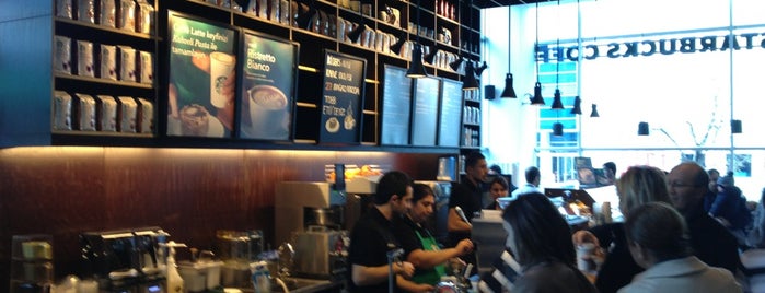 Starbucks is one of Burak : понравившиеся места.