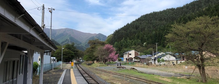 Rikuchū-Kawai Station is one of JR 키타토호쿠지방역 (JR 北東北地方の駅).