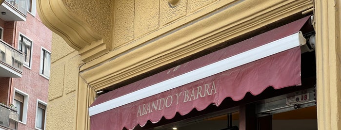 Abando Y Barra is one of Mejores bares de tapas.