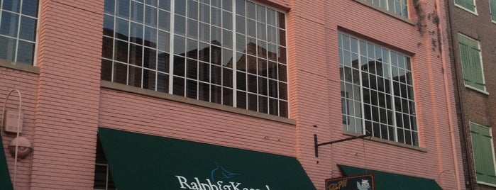 Ralph & Kacoos Seafood Restaurant is one of Places I've Eaten At.