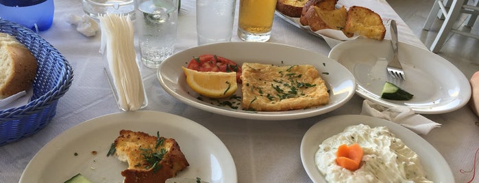Lion's Cafe is one of Kreta.