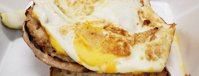 Egg Headz Cafe is one of brunch.