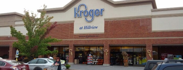 Kroger is one of Lugares favoritos de Joe.