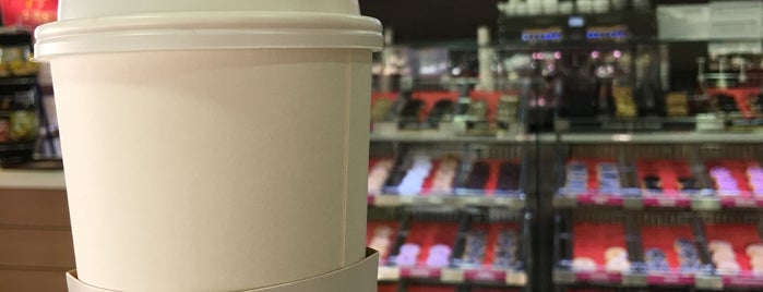 Dunkin' Coffee is one of Vova : понравившиеся места.