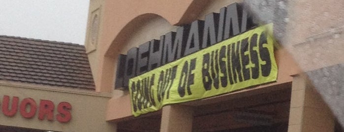 Loehmann's is one of Locais salvos de Michelle.